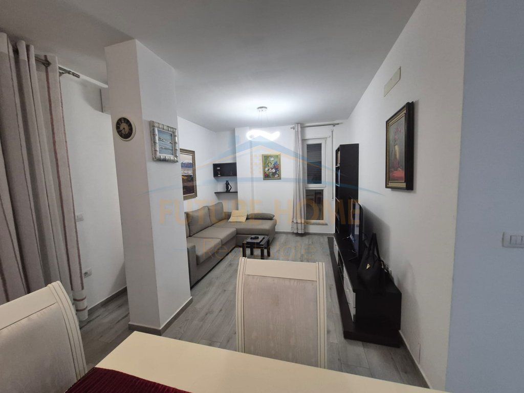Rent, Apartment 1+1+Veranda+Parking Space, Medreseja, Tirana