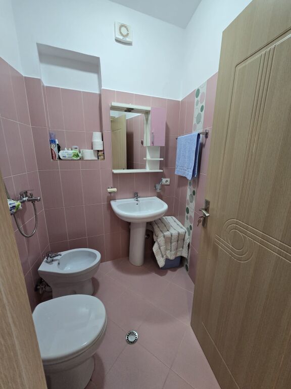 Apartment 2+1+2 and balcony for sale in Zog të Zi