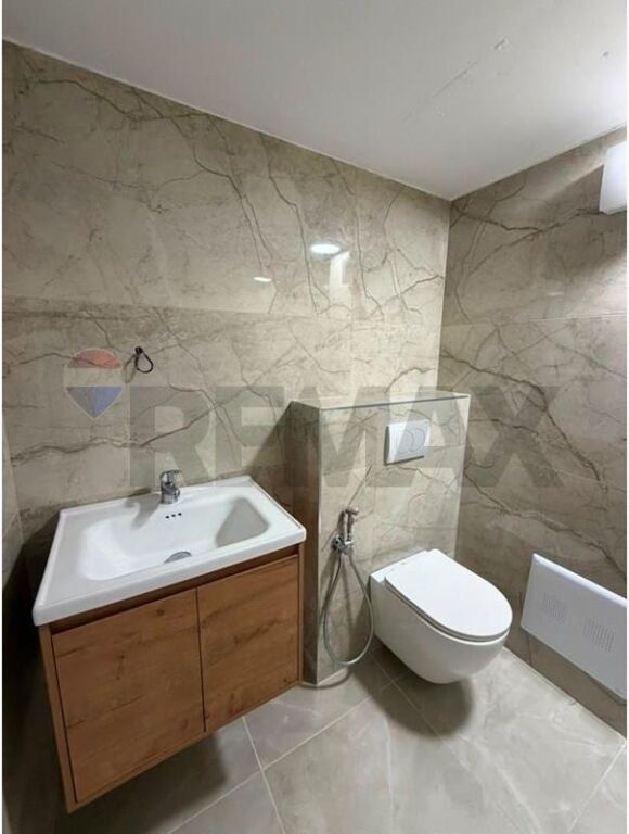 Ambient Duplex me qira te Kompleksi Delijorgji