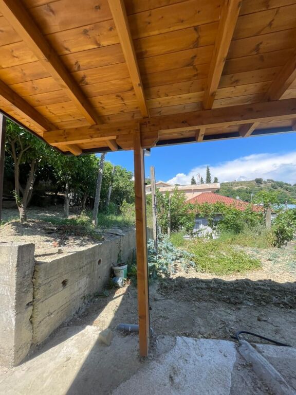 Vilë dy kateshe për Shitje në Durrës, ish fabrika e tullave