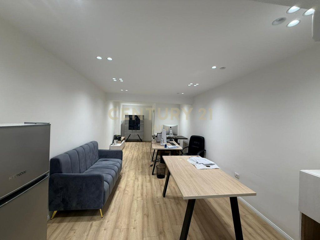 AFFITTO, AMBIENTE 30 m² PIANO 0, VICINO ALLA STRADA DEI KOSOVARI