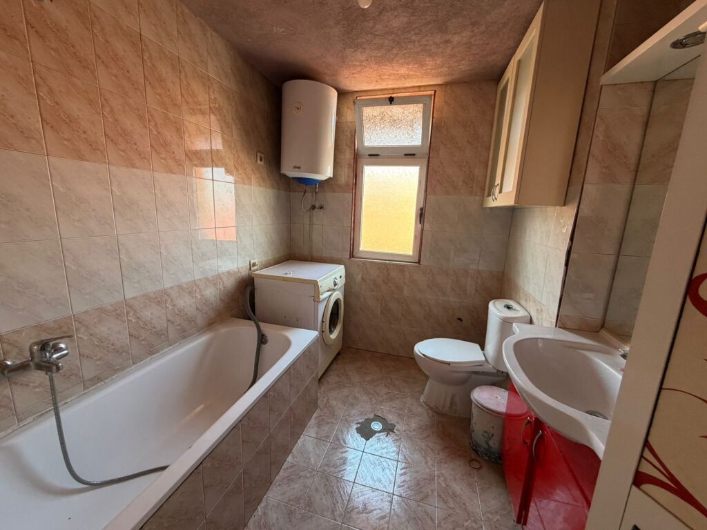 JEPET ME QIRA – APARTAMENT 1+1, KINOSTUDIO