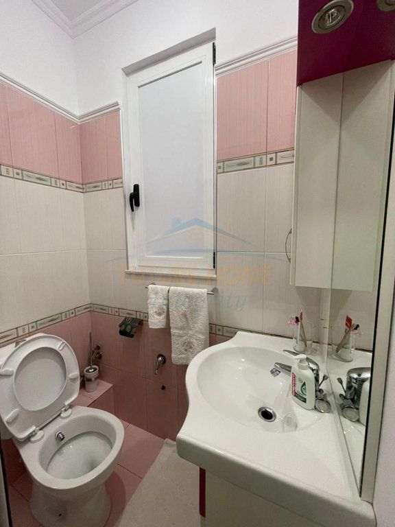 Shitet, Apartament 3+1+2, Fresk. AL68612
