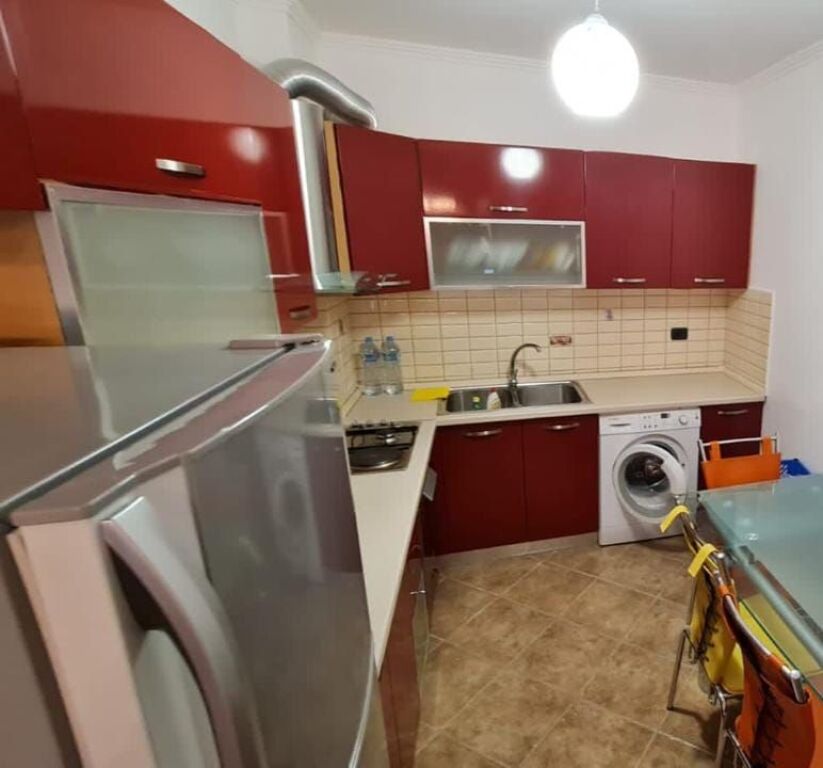 VENDESI APPARTAMENTO 2+1+ GARAGE, PISHAT E BUTA, GOLEM