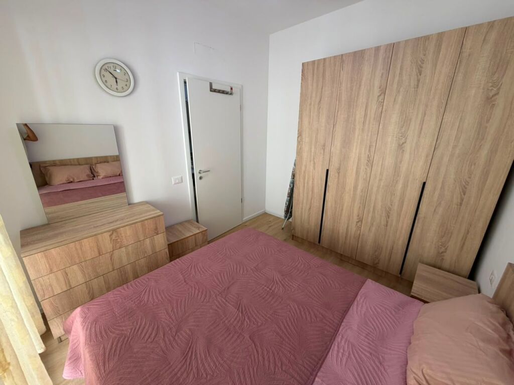 Apartment 1+1 for rent  📍 Address: Ali Demi, Kadiu Complex 🏢💰 Price: 40,000 lek/month  