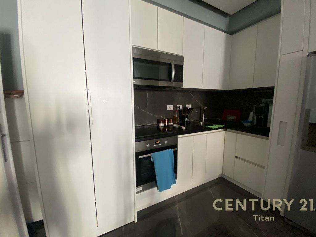Apartament 2+1+2 per shitje prane Vila Gold