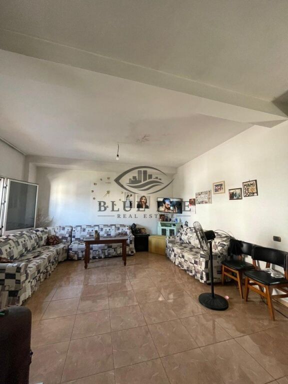 Private house building 2+1 plus two business premises for Sale together in Durrës, Old swamp