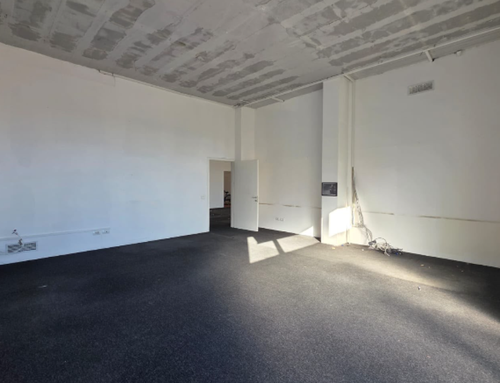 🏢 EXCLUSIVE – BUSINESS PREMISES FOR RENT, STREET FRONT