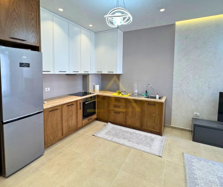 Shitet Apartament 1+1 + Post Parkimi – Golem