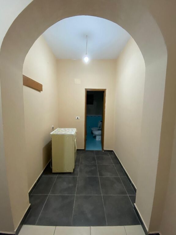 Jepet Shtepi me Qira 1+1, e mobiliuar ne zonen e Porcelanit Rruga Sadik Petrela,Tirane