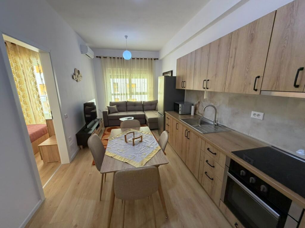 Apartment 1+1 for rent  📍 Address: Ali Demi, Kadiu Complex 🏢💰 Price: 40,000 lek/month  