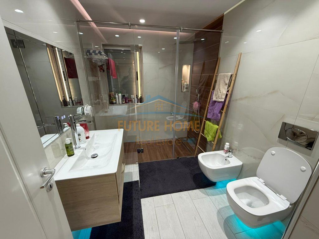 SHITET APARTAMENT 3+1+ GARAZH TEK LIQENI I THATE