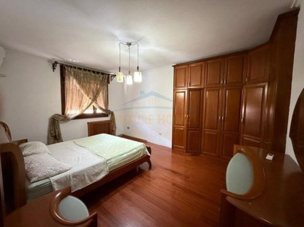 Qera, Apartament 3+1+2, Komuna e Parisit