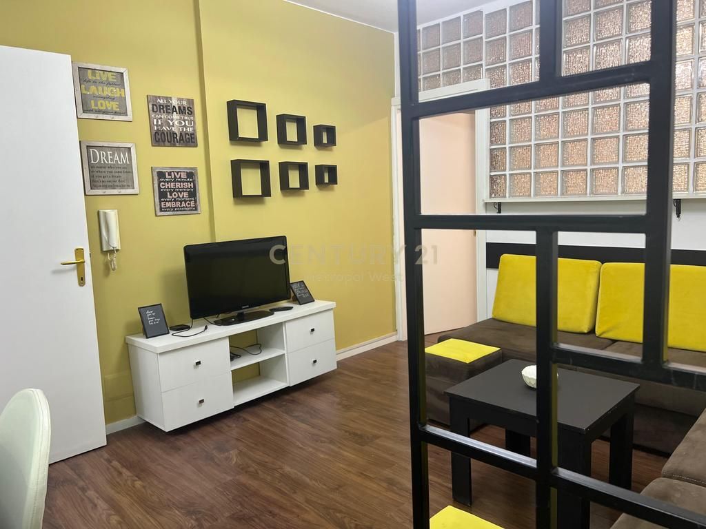 Tabakëve Mosque, 1+1 Apartment for rent