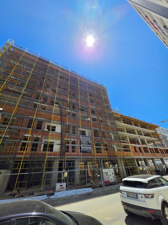 💥 IN VENDITA – VERA OCCASIONE! Appartamento 2+1 con 2 Bagni 🚾 + 1 Balcone (92 m²) 📍 Residenza UNIVERS City – Vicino a QTU – €105.000, 5° Piano 🔥 €1.143/m² 😵‍💫😵😲😲😲😲