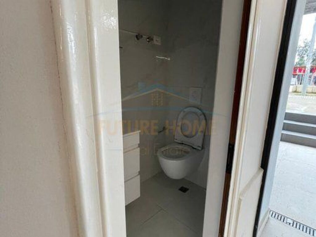 Qera, Buze Rruge,Njësi Biznesi , Plazh Iliria, Durrës