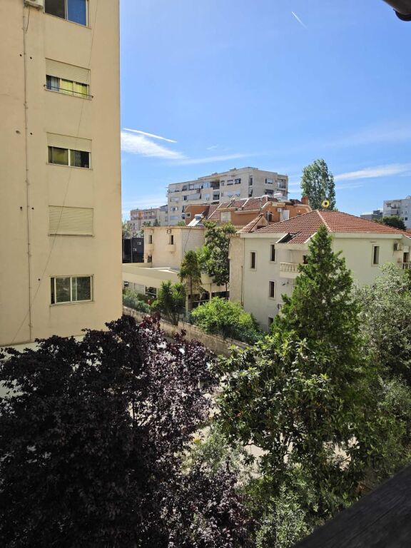 ● Me Qera: ZYRË 197 m² me 2 🚾📍DON BOSKO (Përballe Kishës Katolike) ⛪️ Kati 2, Ndarë në 7 Ambiente Pune + Depo | Çmimi: 850€ NETO/Muaj 🔥