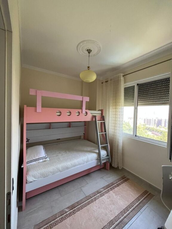 Jepet me qera 2+1 mobiluar ashensor kopshti botanik 500 eu