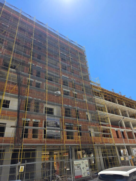 💥 IN VENDITA – VERA OCCASIONE! Appartamento 2+1 con 2 Bagni 🚾 + 1 Balcone (92 m²) 📍 Residenza UNIVERS City – Vicino a QTU – €105.000, 5° Piano 🔥 €1.143/m² 😵‍💫😵😲😲😲😲