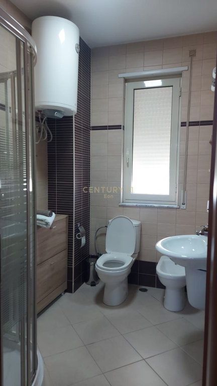 Esclusivo! Vendesi Appartamento 1+1 sulla Prima Linea del Mare – Shkëmbi i Kavajës, Durres!
