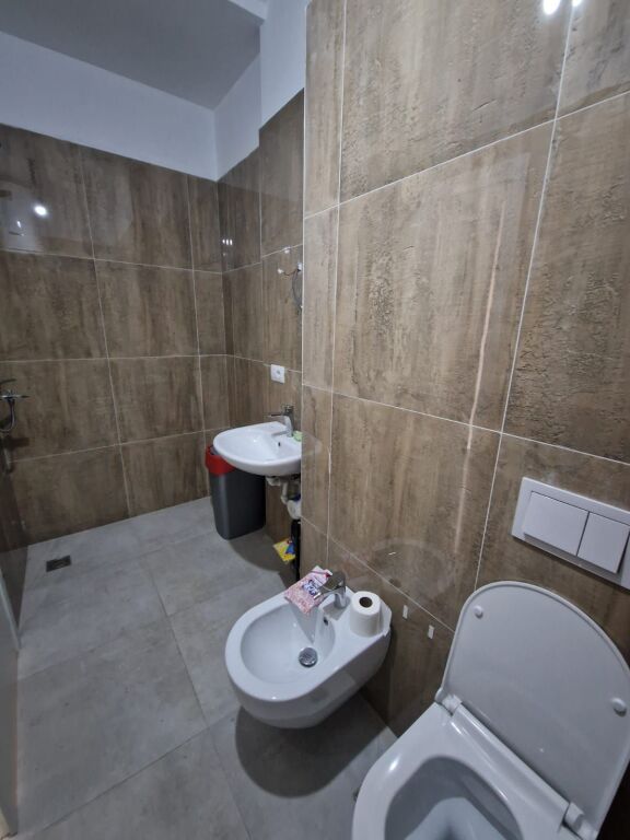 Appartamento 2+1 in affitto – Garden Building, Rr. e Kavajës !