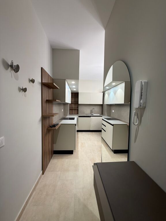 Jepet me qera apartament 3+1 – Univers City