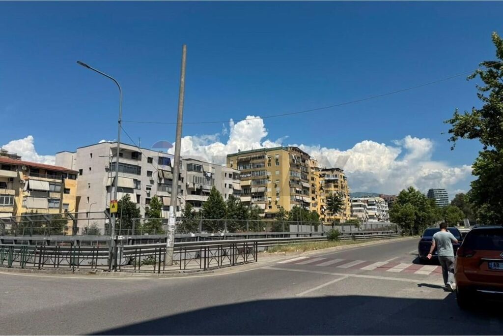 Dyqan - Për Shitje - Rruga Frang Bardhi, Tiranë(ID: 530261046-513)