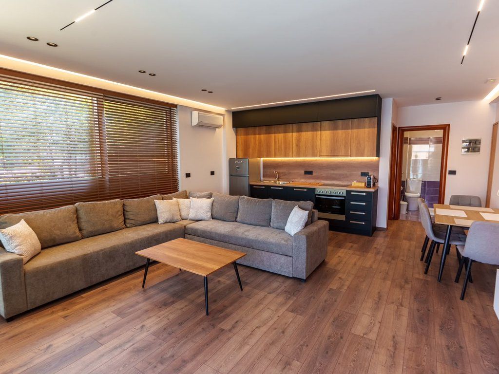 SARANDA, EXCLUSIVELY SELLING 1+1 APARTMENT ON THE SEA