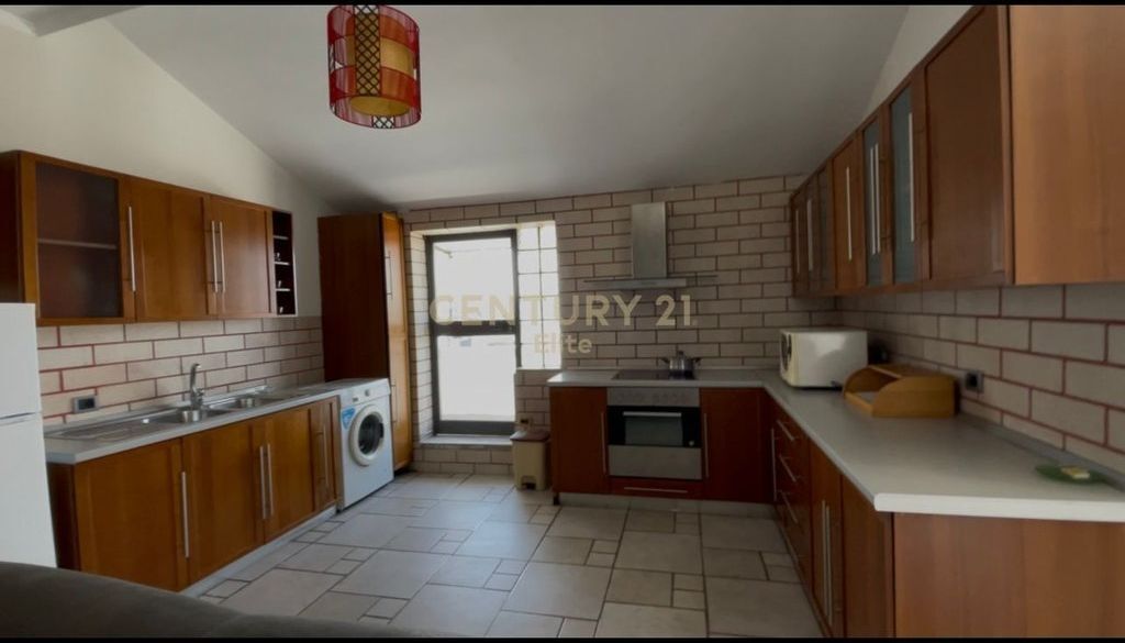 Apartment 1+1 for rent on Rruga e Dibres!