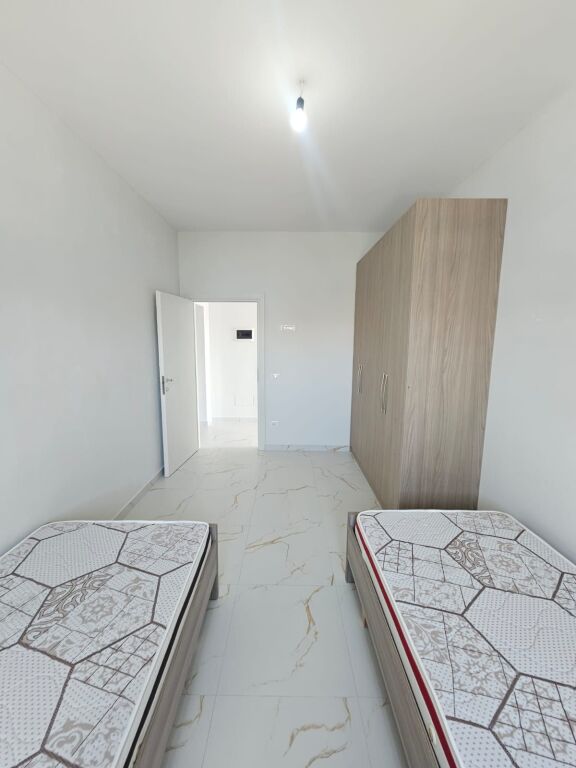 JEPET ME QERA SUPER APARTAMENT 2+1 NE ISH KËNETË DURRËS