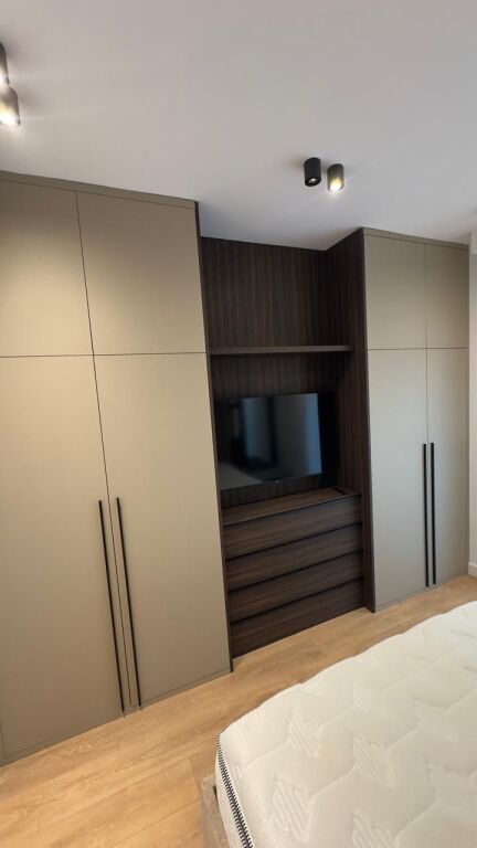 🏢Porcelan,Kompleksi “Green Harmony”jepet me qera apartament 1+1+post parkimii mobiluar 80,000Leke  (Bruto)