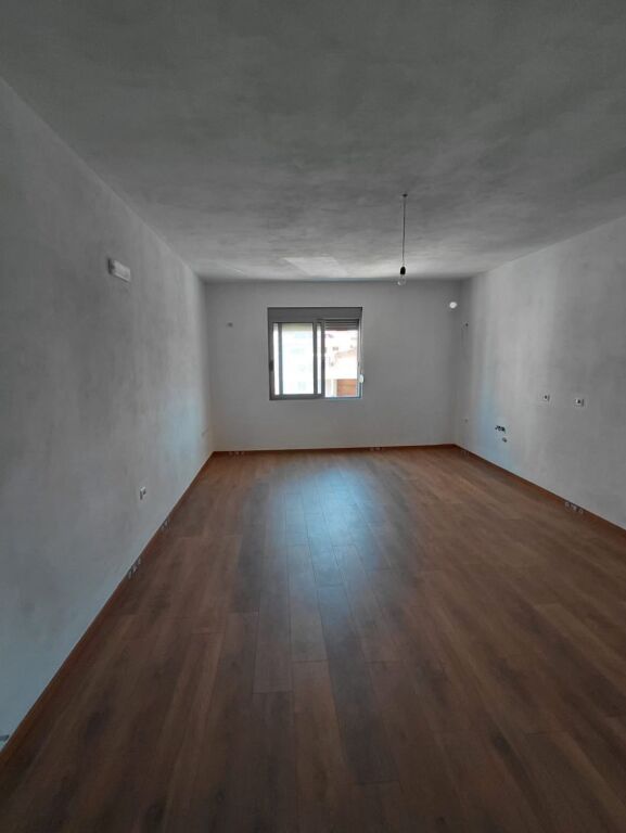 🏡 Apartament 2+1 me Qira në Golem