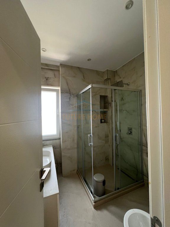 For sale, Apartment 2+1+2+ Storage, Bill Klinton Street, Tirana