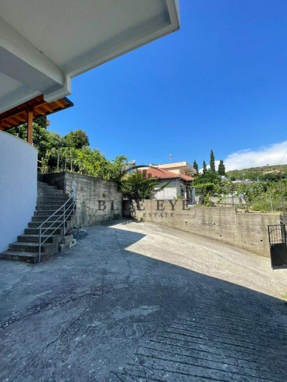 Vilë dy kateshe për Shitje në Durrës, ish fabrika e tullave