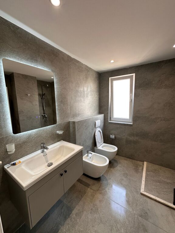 Luxury 2+1 for sale in Materiteti i Ri