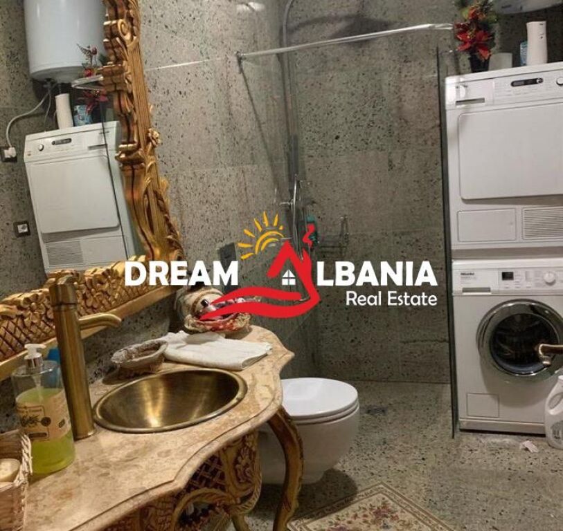 Super apartment 2+1+2 garages and a parking space for sale in Kinostudio near the Ministry of Culture (Id 41211321)
