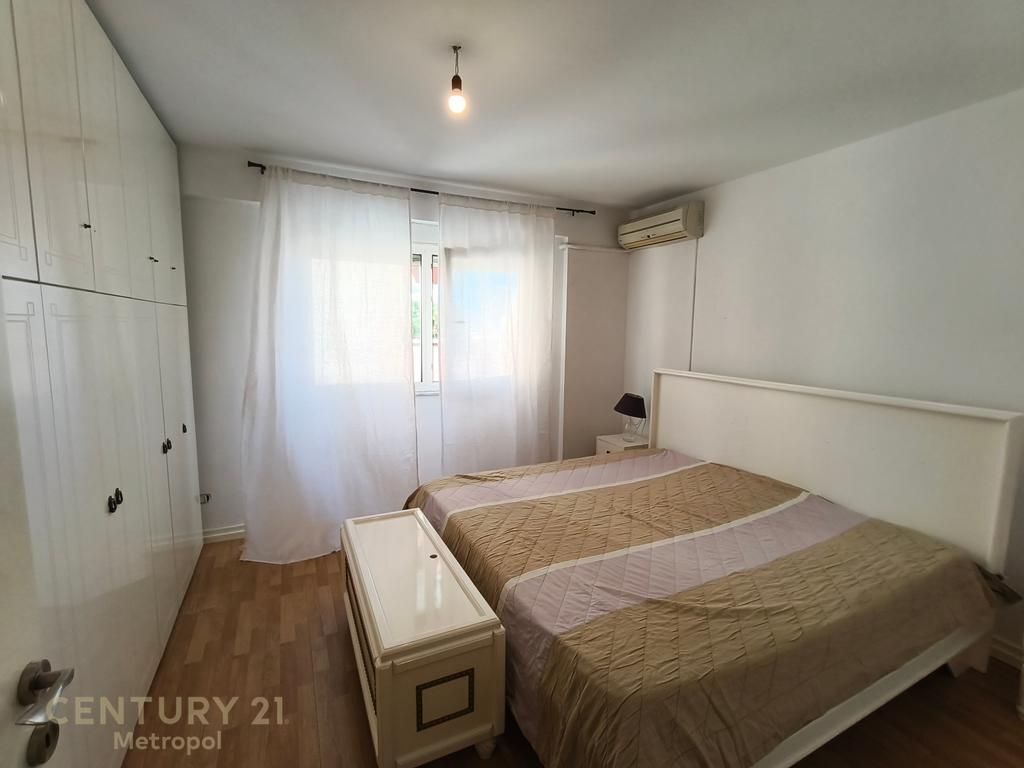 APARTAMENT 2+1 Me Qira PRANE ISH EKSPOZITES