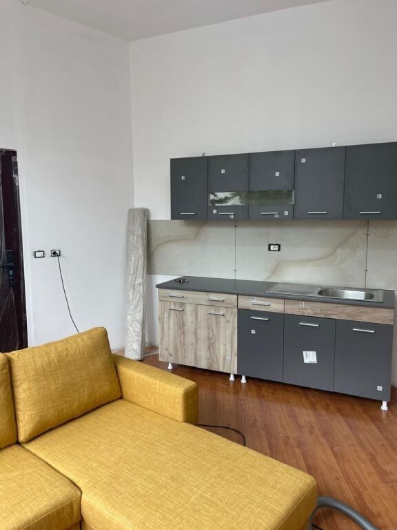 1+1,zoo garden,450 thousand leke