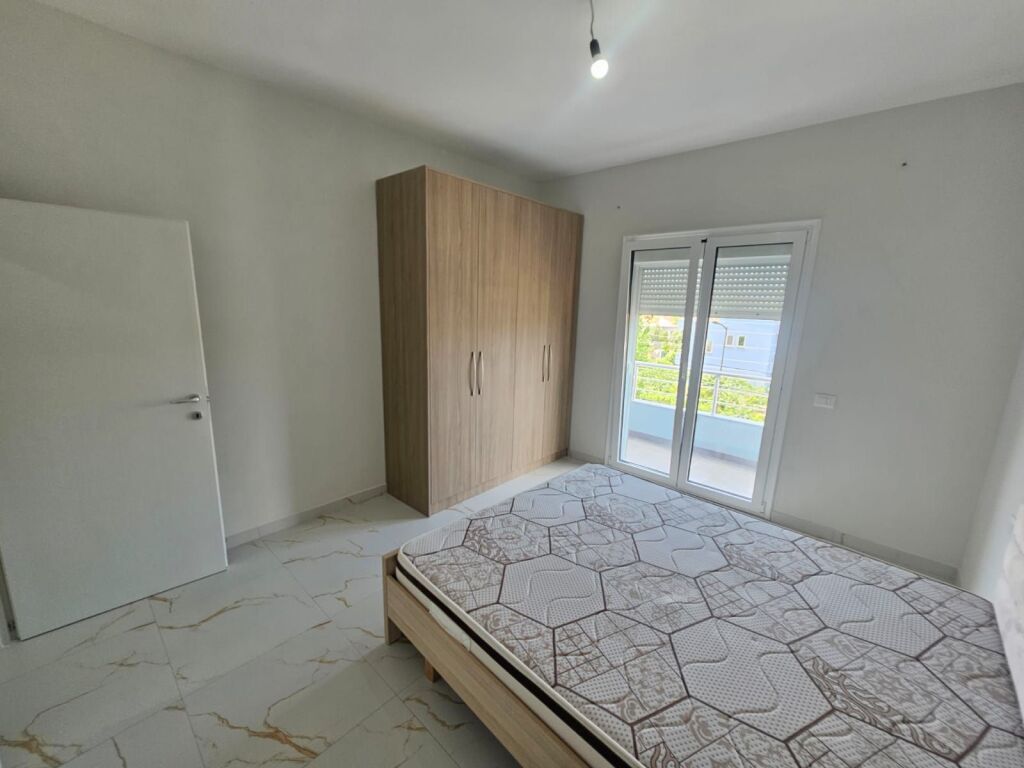 JEPET ME QERA SUPER APARTAMENT 2+1 NE ISH KËNETË DURRËS