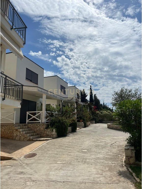 SHITET VILE NE DHERMI, RESIDENCA “WHITE ROCK”!