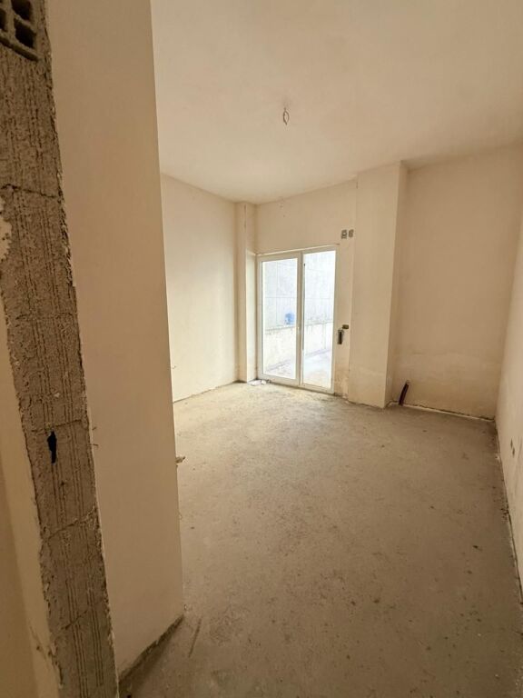 Apartment 3+1+2 with Veranda for Sale – Mateo Complex, 📍 Zoological Garden, Tirana