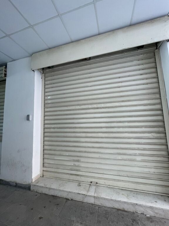 Ambjent biznesi me Qira prane Pallatit te Sporteve, Durrës