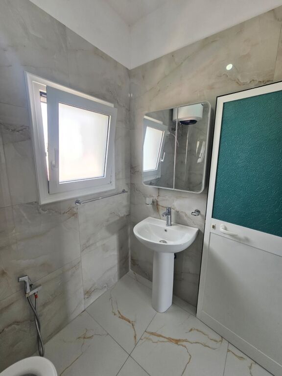 JEPET ME QERA SUPER APARTAMENT 2+1 NE ISH KËNETË DURRËS