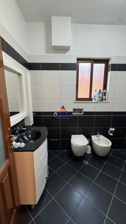 JEPET ME QERA APARTAMENT 2+1+BALLKON "ALLIAS" 50.000 LEKE