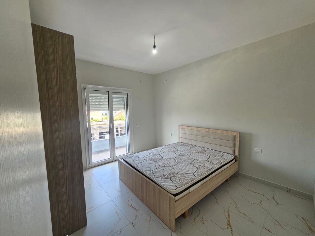 JEPET ME QERA SUPER APARTAMENT 2+1 NE ISH KËNETË DURRËS