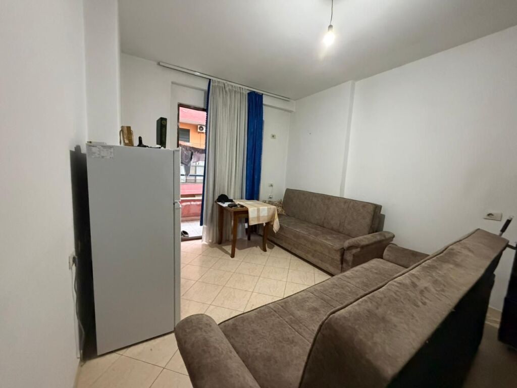 APARTAMENT 1+1. 35000 LEKE.ASTIR PRANE WELLIT