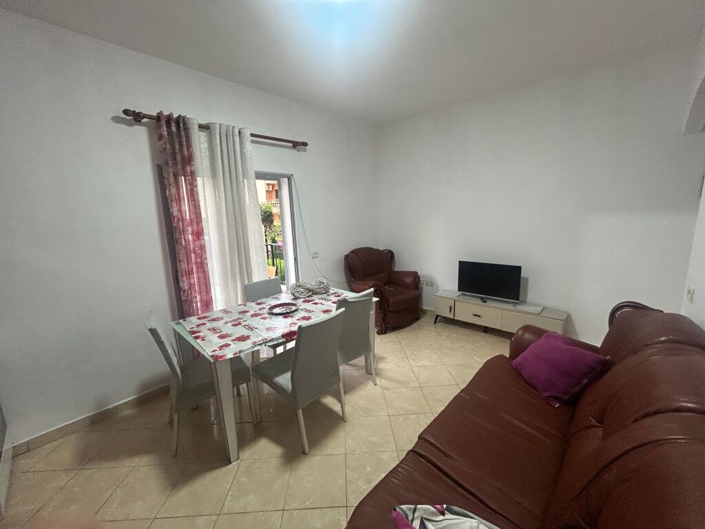 Jepet me qira apartament 1+1 te Kodra e Priftit