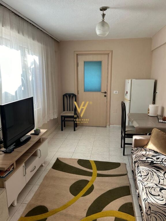 JEPET APARTAMENT 1+1+BLK ME QIRA TE PAZARI I RI 40.000 LEKE