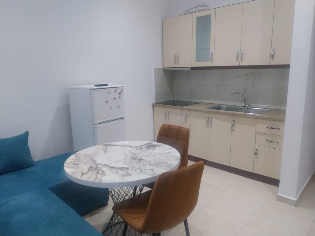 APARTAMENT 1+1. 35000 LEKE.VILAT GJERMANE