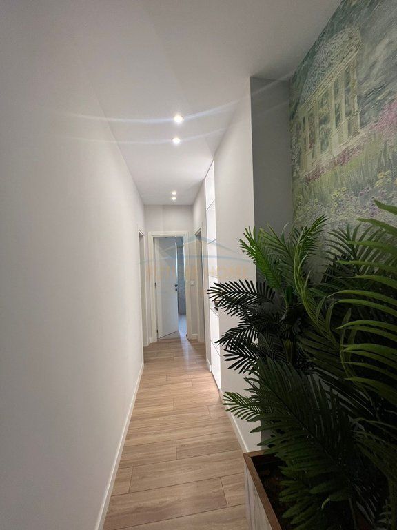 For sale, Apartment 2+1+2+ Storage, Bill Klinton Street, Tirana